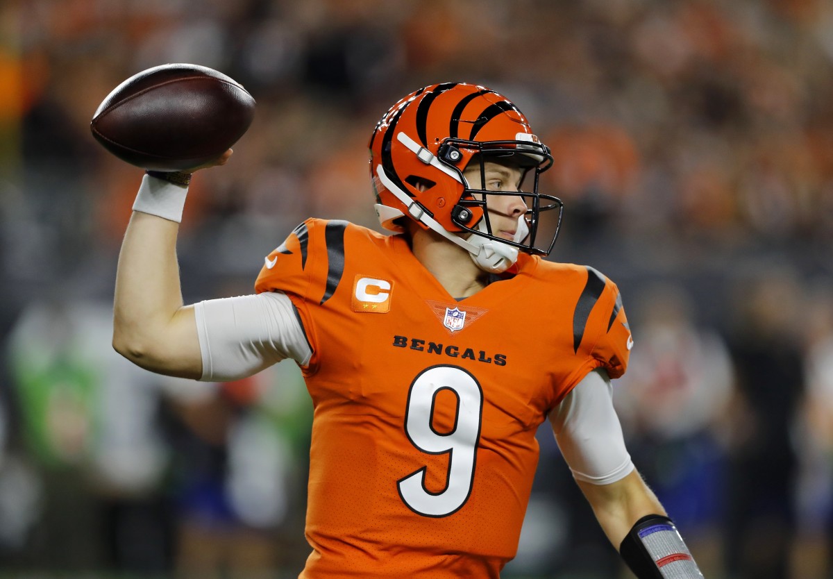 Bengals QB Joe Burrow Wins December 2021 Hickok Belt® Award