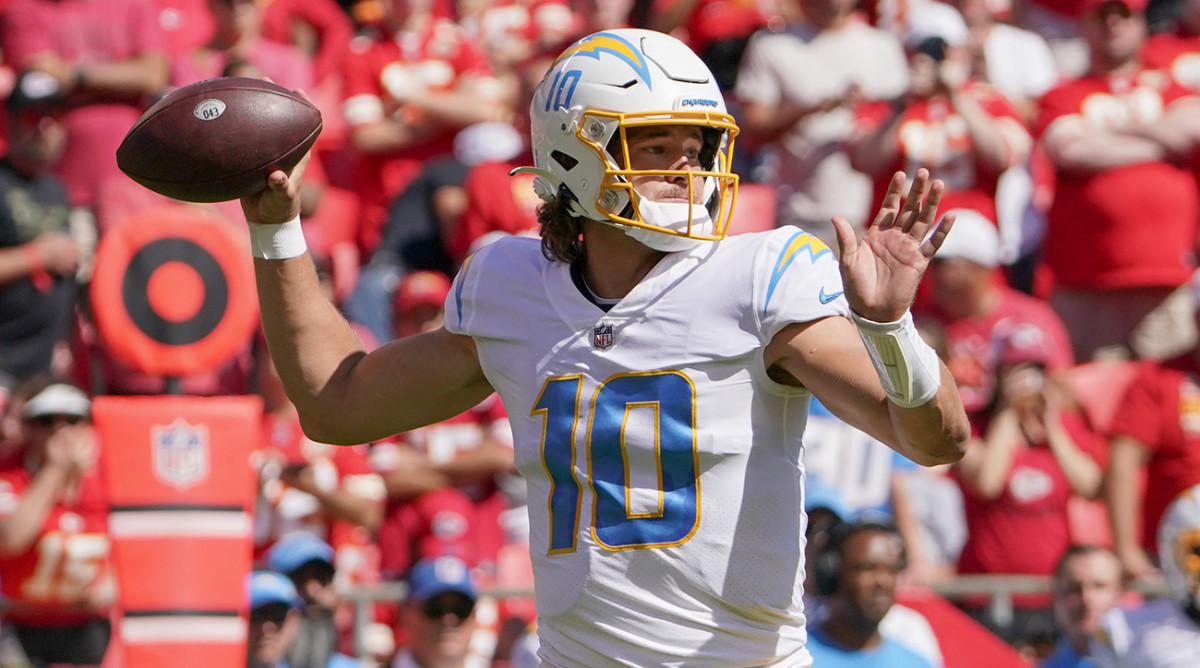 Monday Night Football: Raiders vs. Chargers Best Bets, Odds (10/04/21)