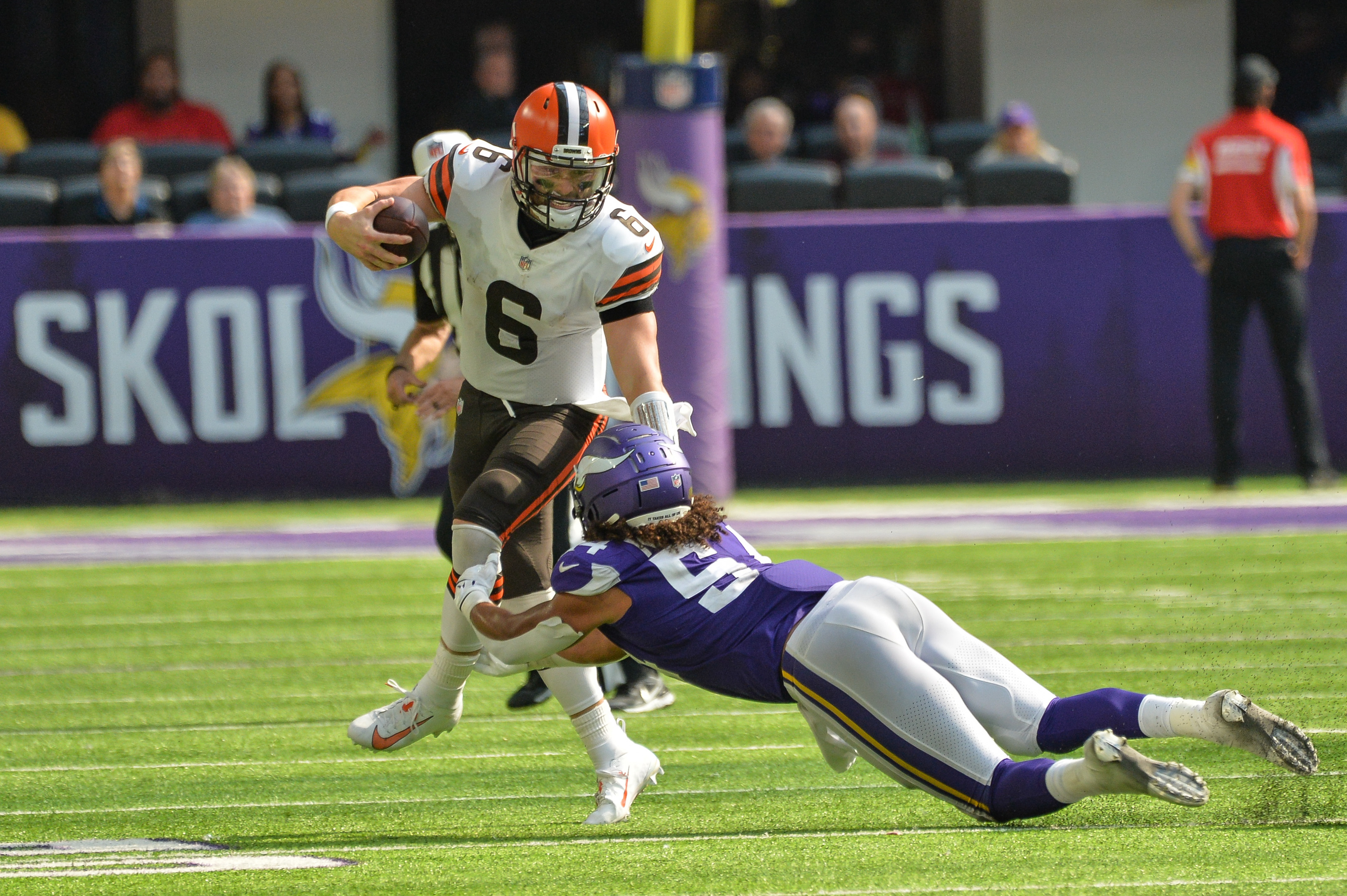 Vikings Hurt By Two Questionable Referee Decisions In Loss To Browns ...