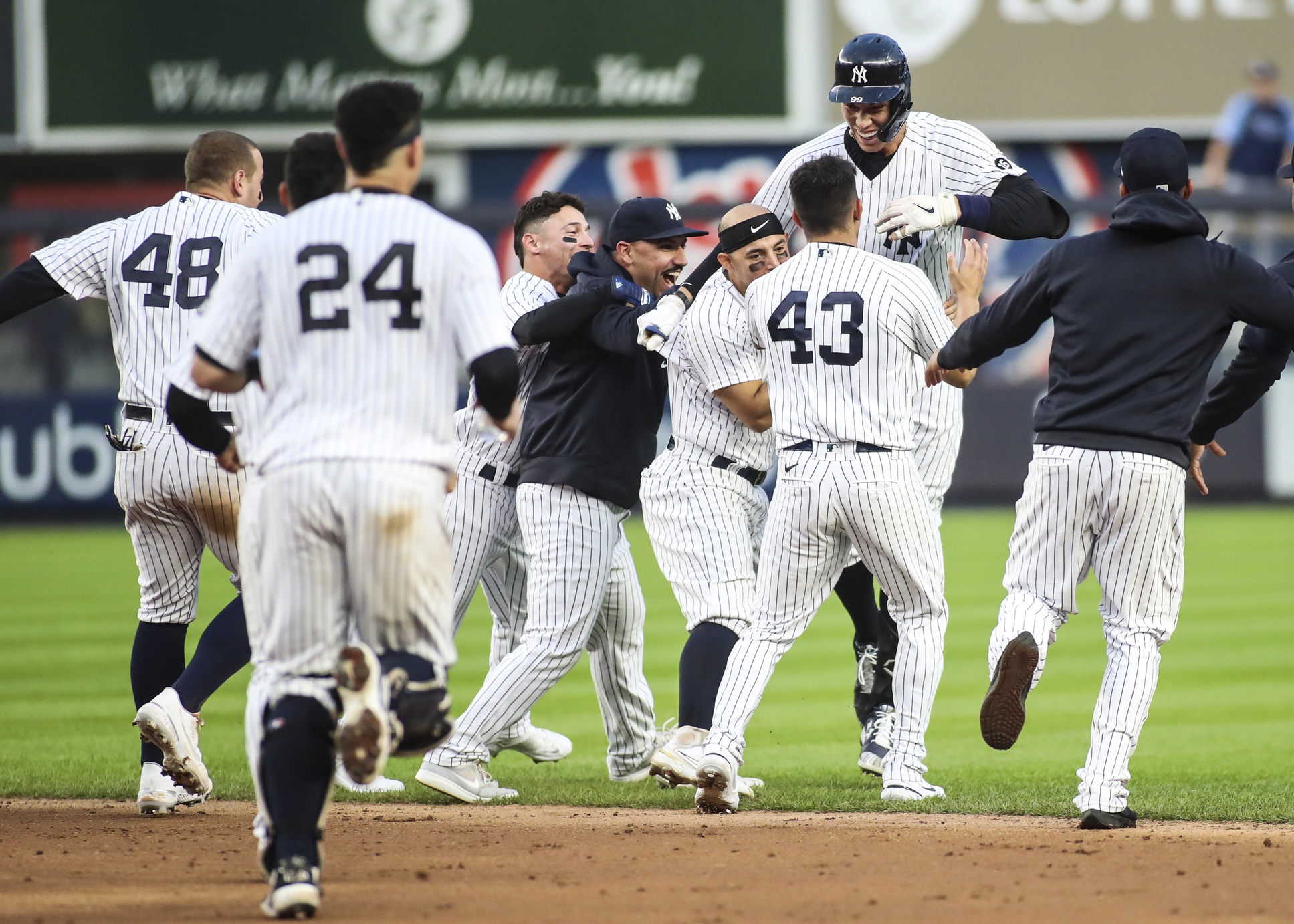 New York Yankees Win In Walk-Off Fashion, Will Walk Into The Playoffs –  Deadline