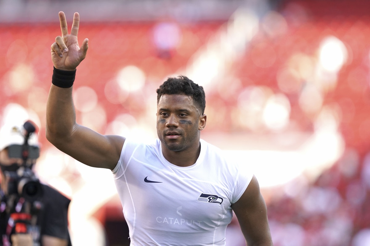 Spot the ghost: An X factor for QB Russell Wilson? — GetReligion