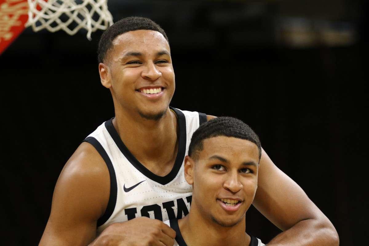 Iowa's Murray Twins Have Basketball in Their DNA