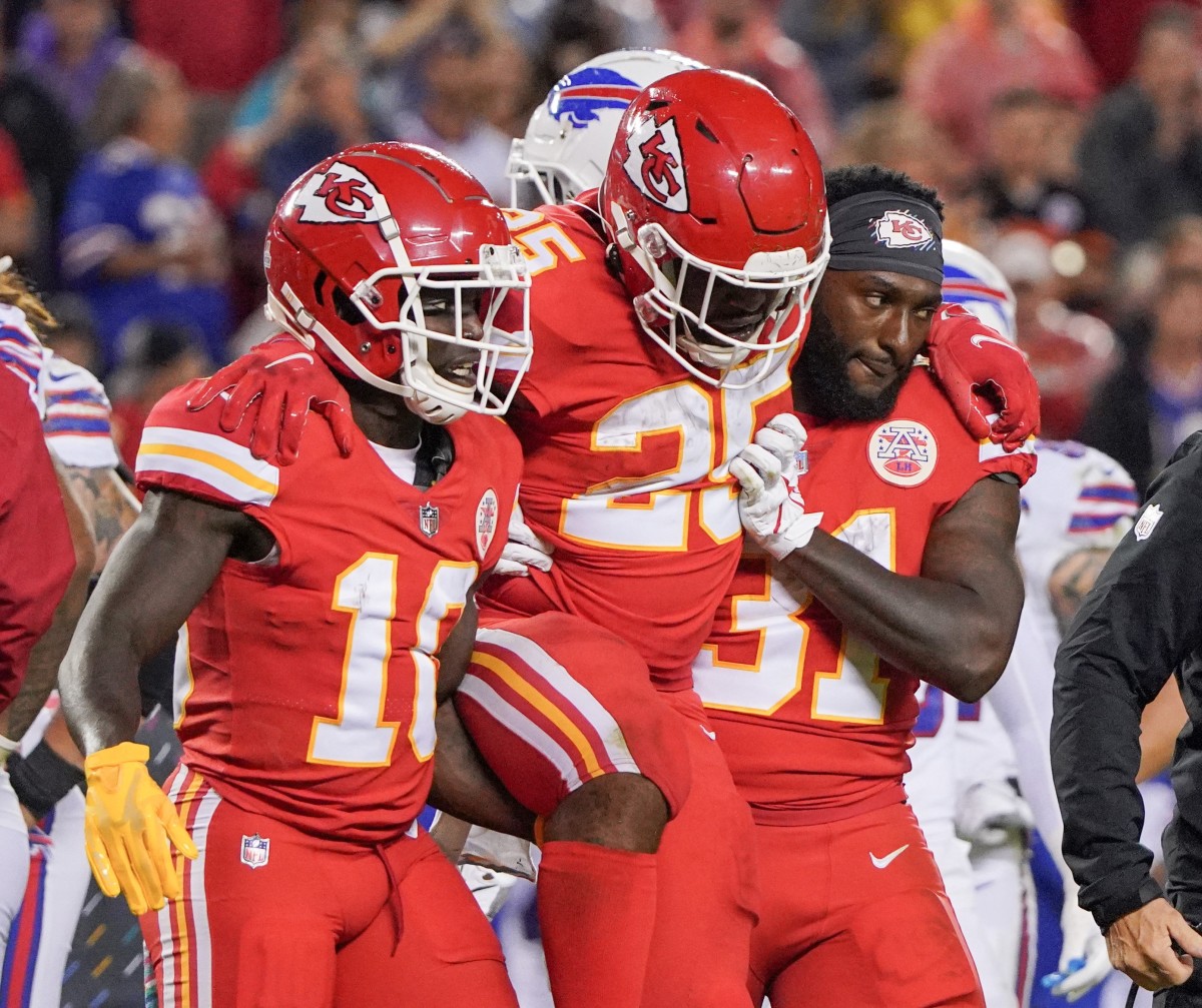 KC Chiefs Injury Update: Clyde Edwards-Helaire Returns to Practice - Sports  Illustrated Kansas City Chiefs News, Analysis and More