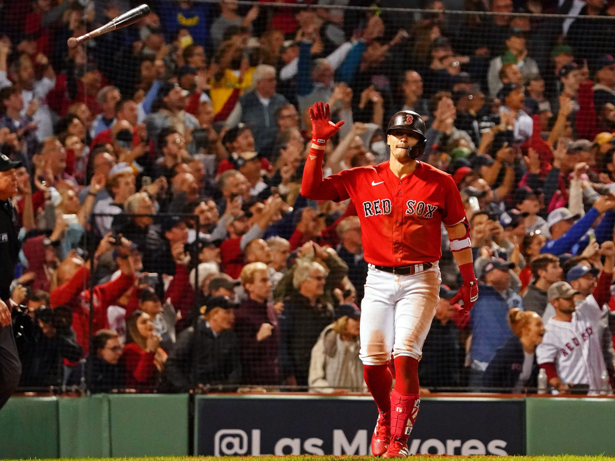 Boston Red Sox Slugger Enrique 'Kike' Hernandez Sends Prayers to a Loyal  Fan's Family After Their Tragic Loss - EssentiallySports