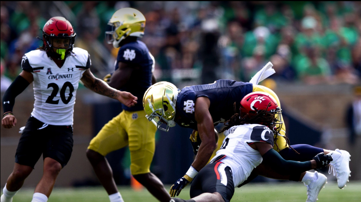 Darrian Beavers Linebacker Cincinnati