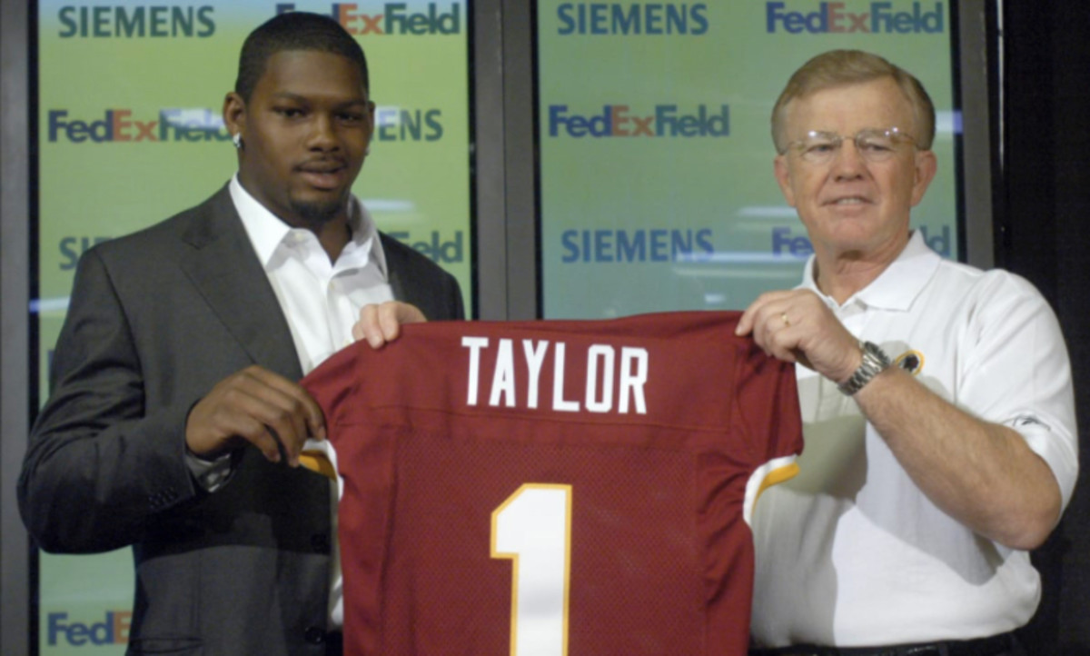 Commanders get second chance to honor Sean Taylor after jersey