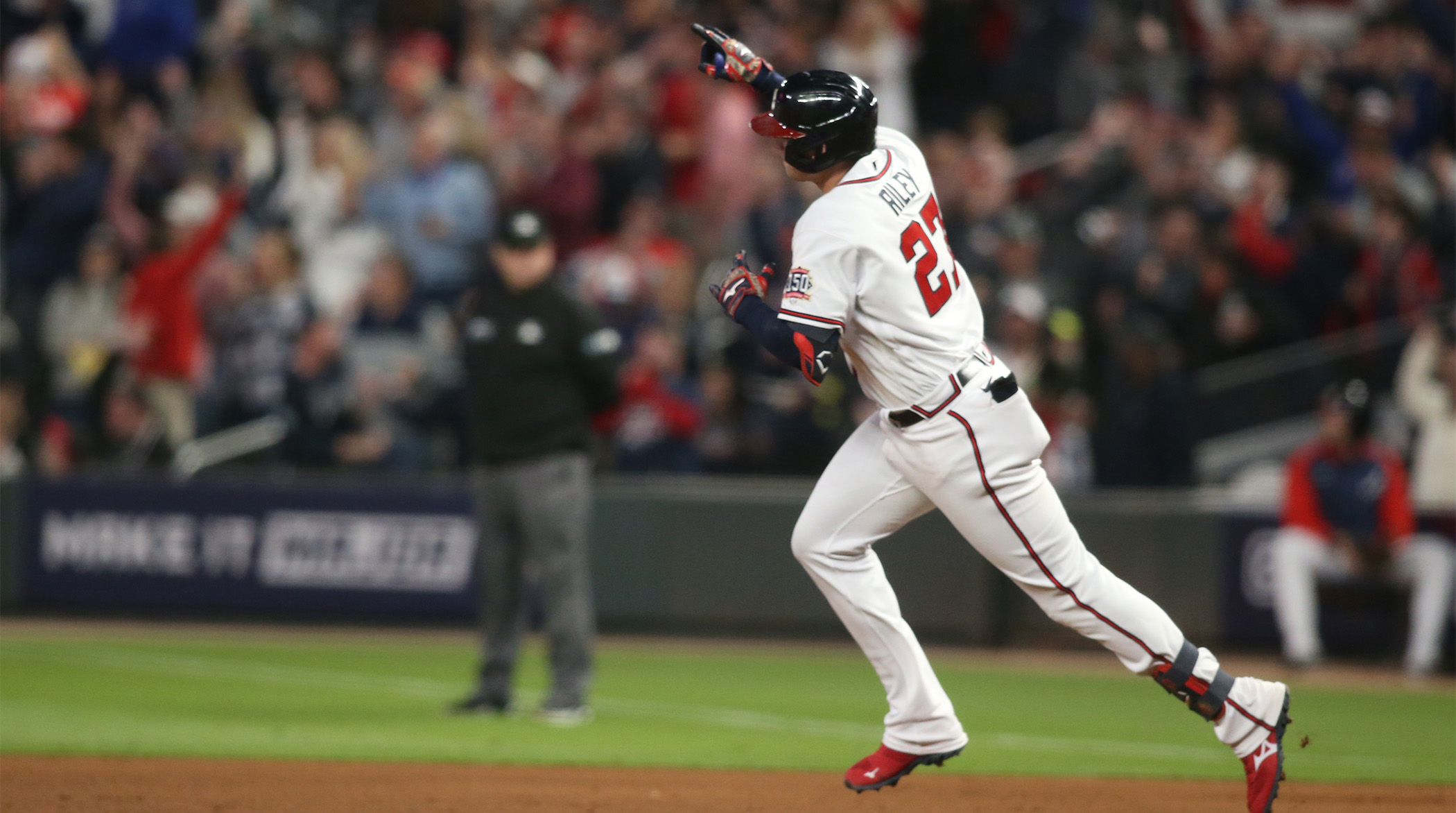 Riley HR in 9th leads Braves past Dodgers 5-1 in NLCS opener