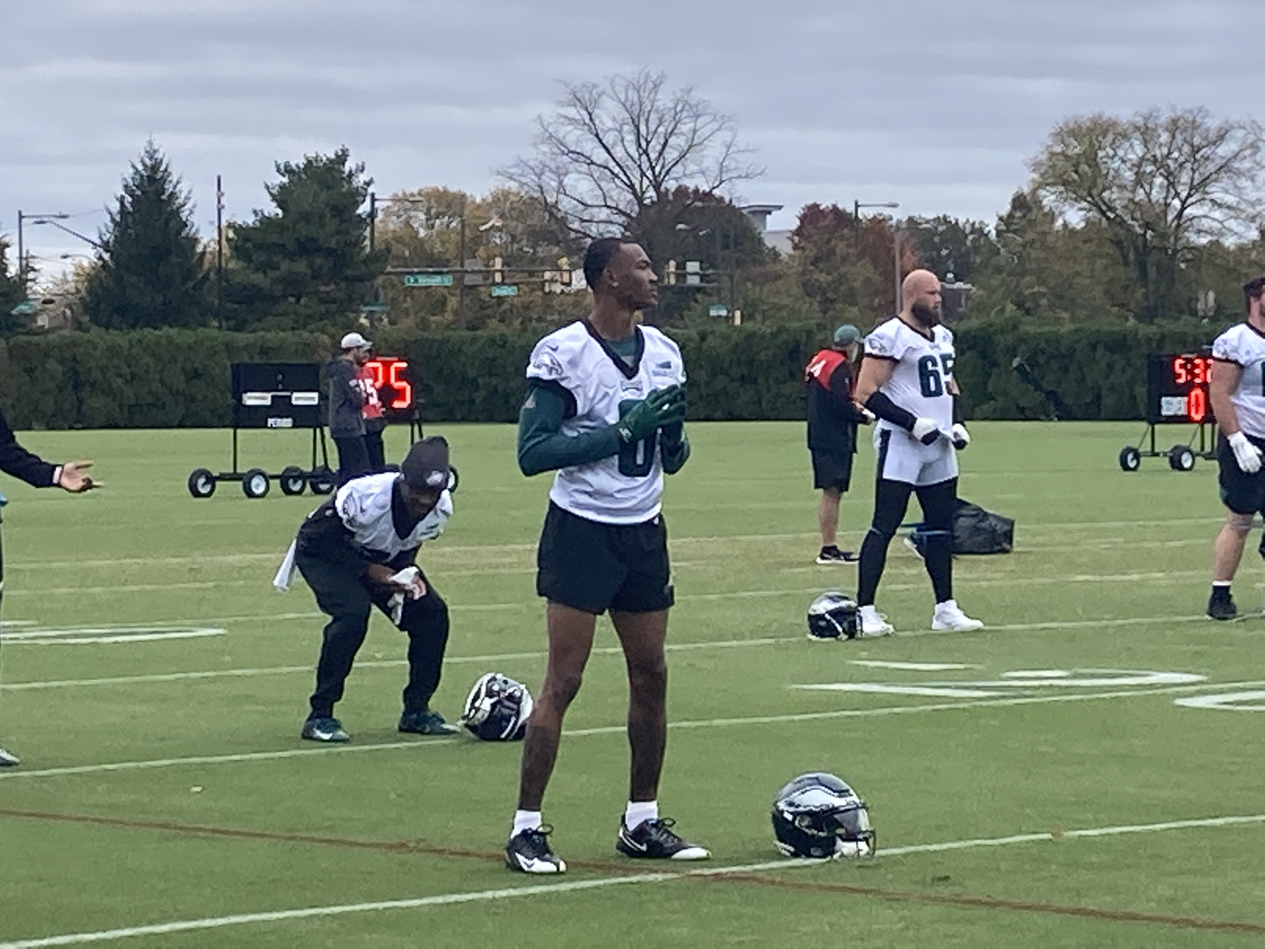 Eagles' DeVonta Smith not worried about contract extension heading into  Year 3: 'When it happens, it happens' 