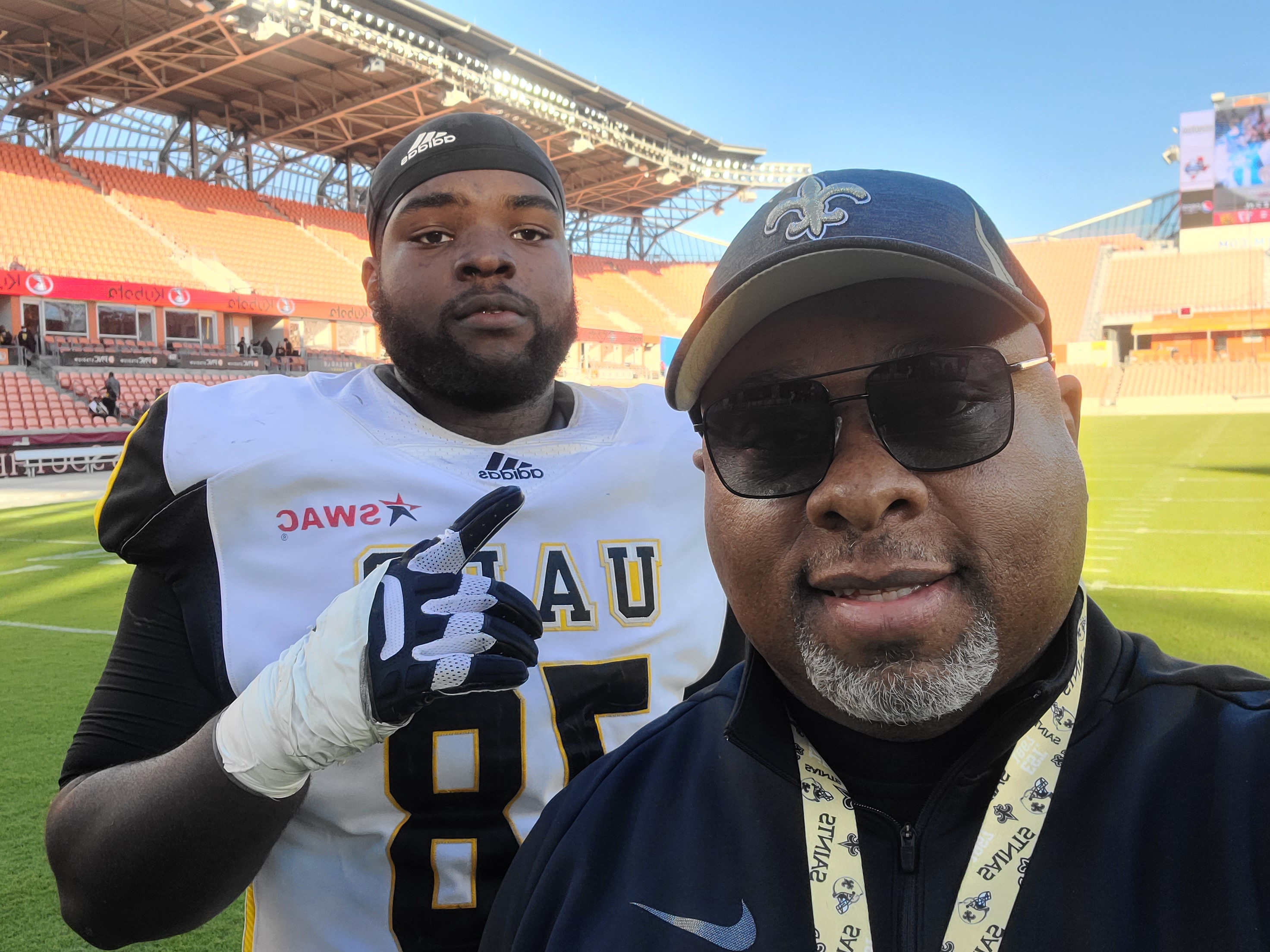 UAPBFOOTBALL Mark Evans II Receives Willie Roaf Award - UA Pine