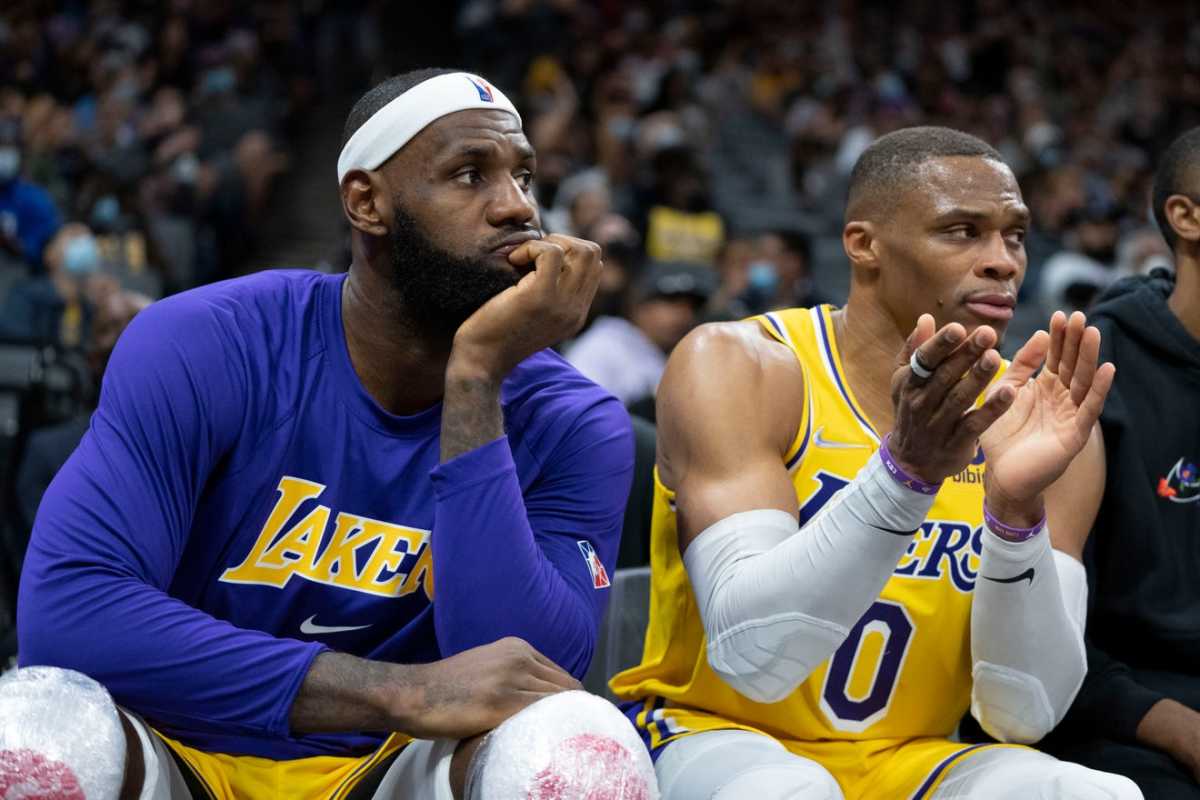 Report: LeBron James listed as questionable for Lakers matchup vs