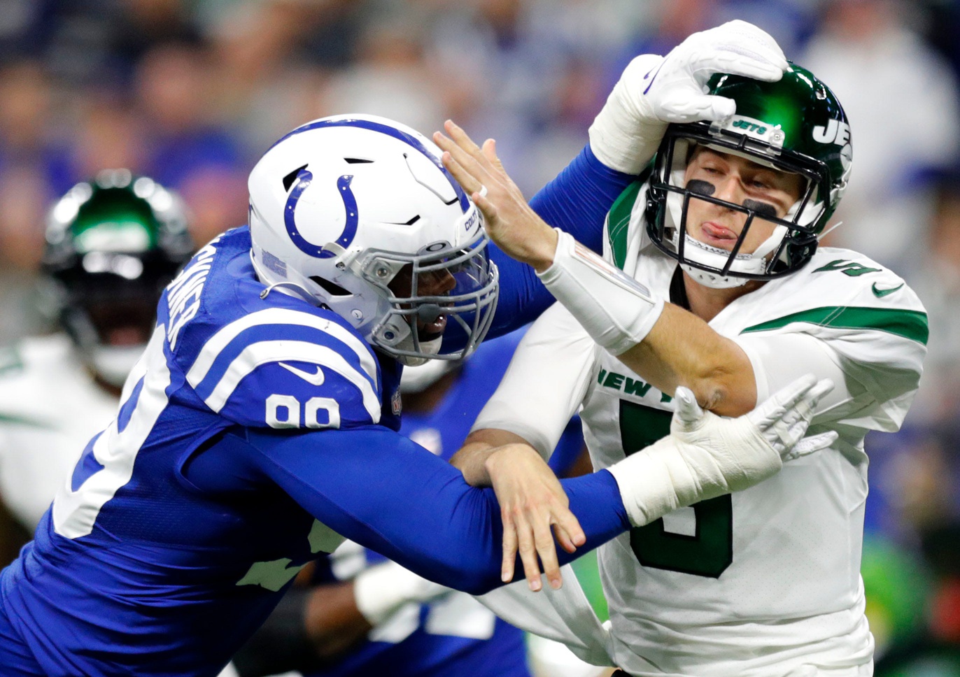 QB Mike White, who started hot again for Jets, left game vs. Colts with  injury