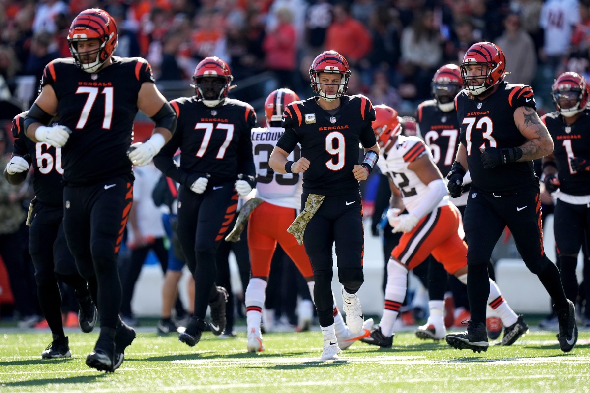 Joe Burrow Gifts Entire Offensive Linemen G-Shocks