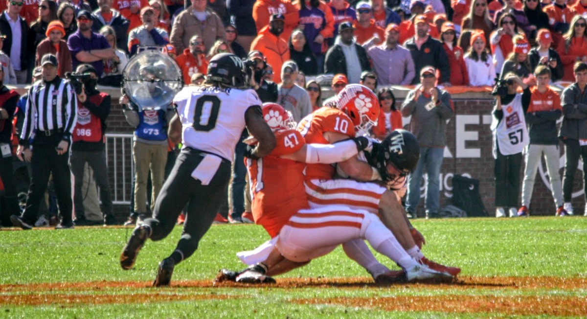 Clemson's Bruise Brothers Look To Finish Careers Unbeaten Against Rival ...