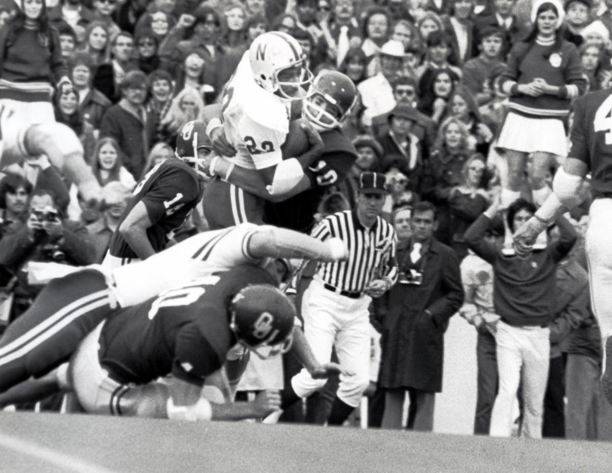 1971 Nebraska-Oklahoma football 01 Rodgers opening kickoff return USATSI_2155005