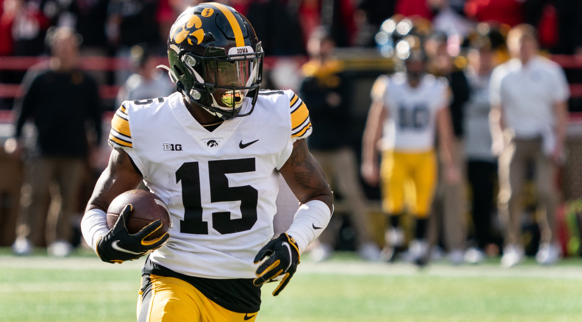 Howe: Hold Your Noses Hawkeye Fans - Sports Illustrated Iowa Hawkeyes ...