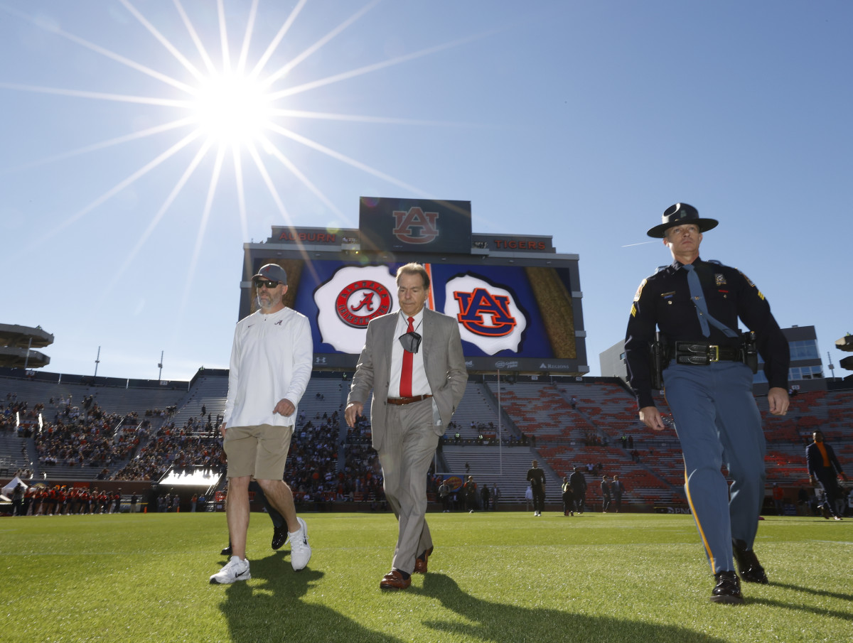 Alabama Football Falls To No. 4 In AP Top 25, Remains No. 2 In Latest ...