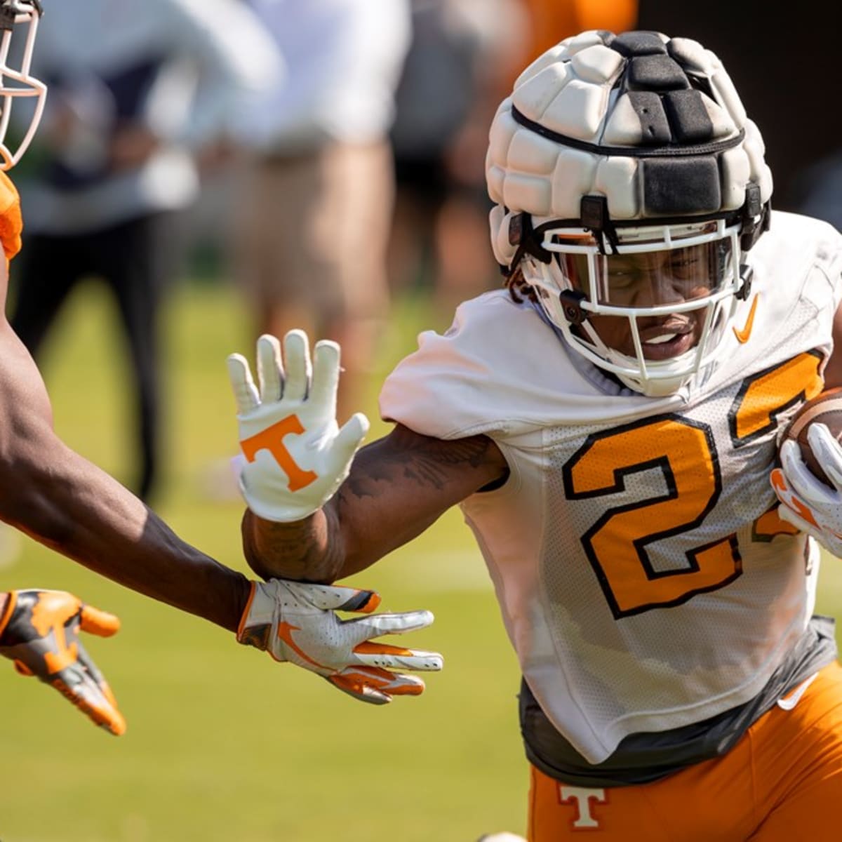 Tennessee Vols Rb Jaylen Wright Named Sec Freshman Of The Week Sports Illustrated Tennessee 