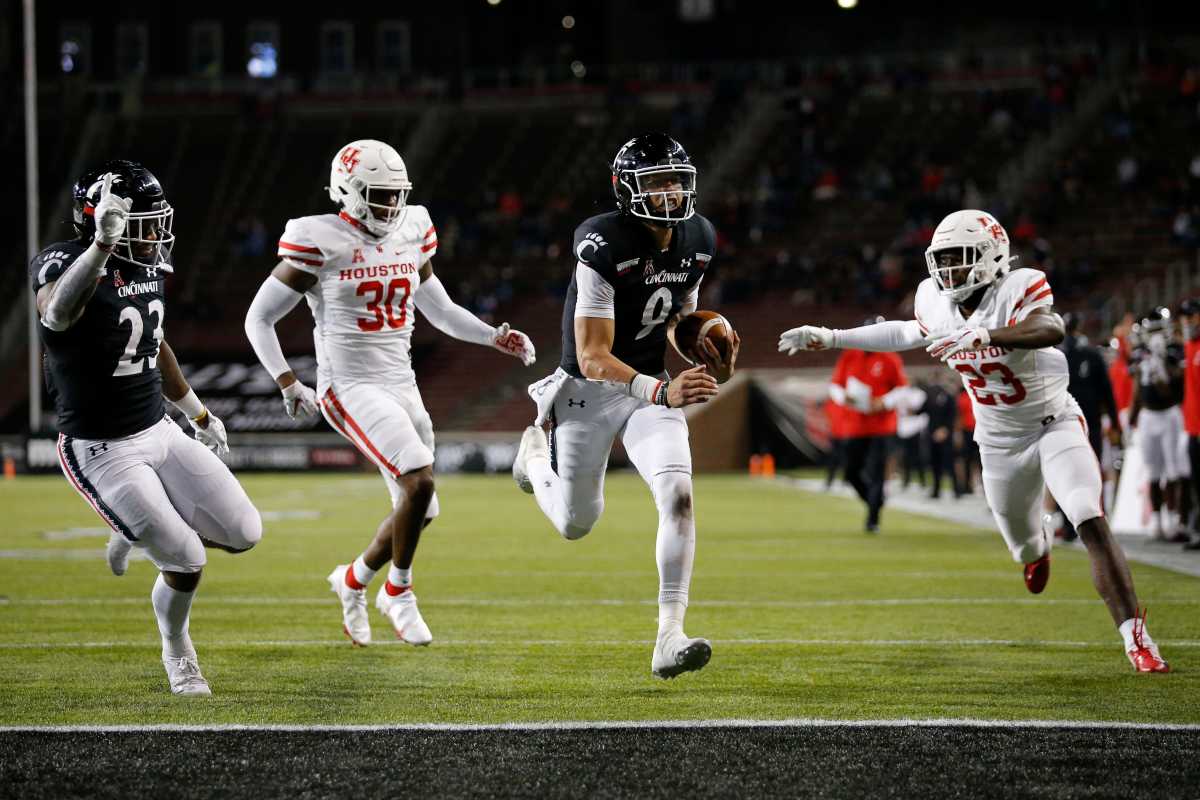 Halftime Analysis: Cincinnati Leads Houston 14-13 in AAC Title Game ...