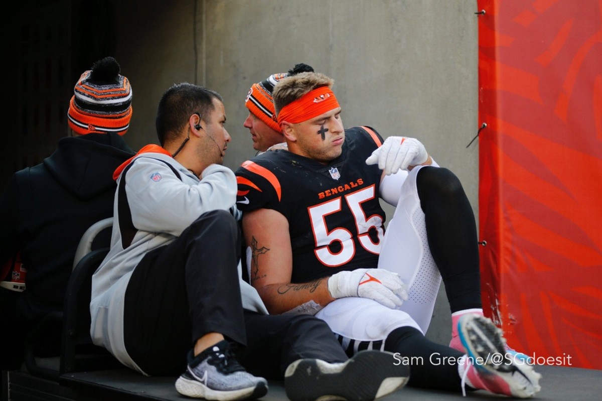 Bengals LB Logan Wilson carted off with injury vs. Chargers