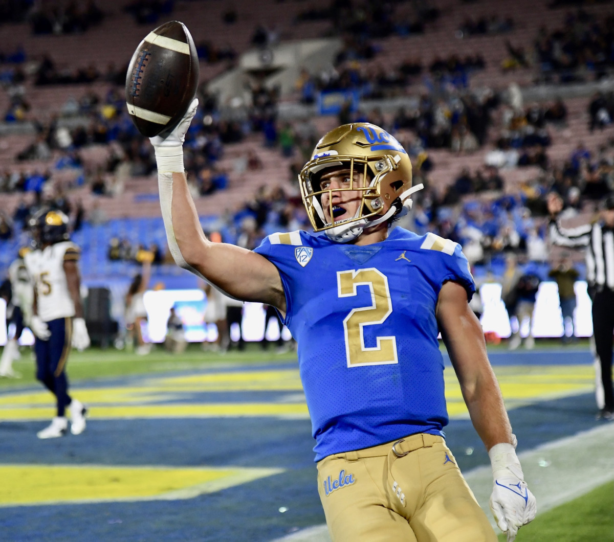 Kyle Phillips celebrates TD catch vs. Cal