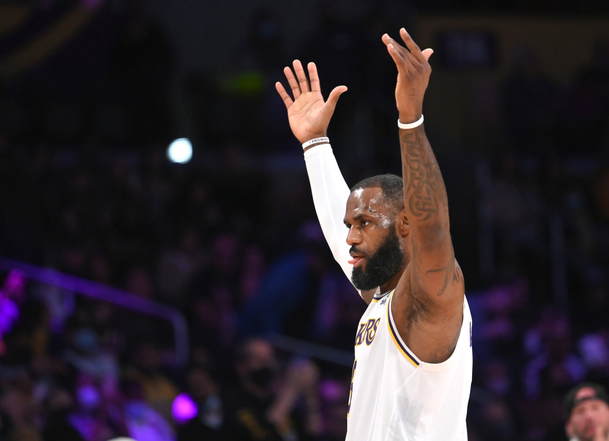 LeBron James Wears Retro Sneakers in Lakers' Game 6 Victory - Sports  Illustrated FanNation Kicks News, Analysis and More