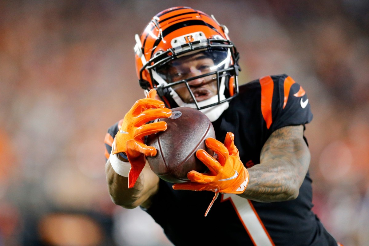 Ja'Marr Chase one-handed catch video: Bengals WR makes incredible grab in  first quarter of Super Bowl 56 - DraftKings Network