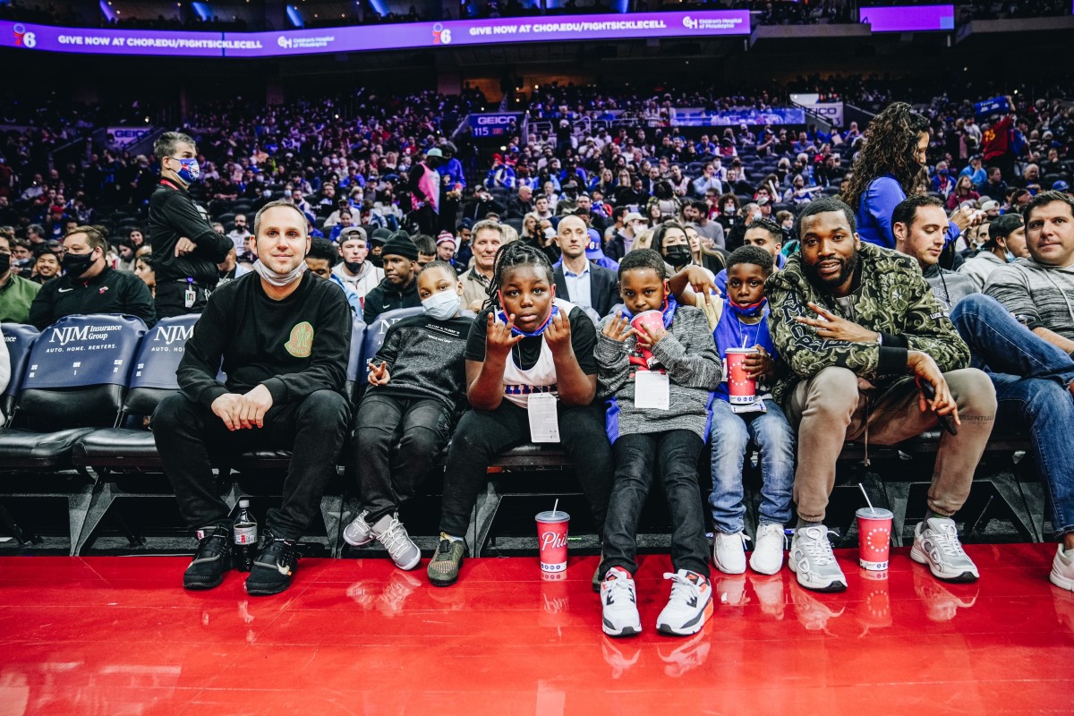 Wave Check🌊 on X: Meek Mill courtside with Michael Rubin, Marvin