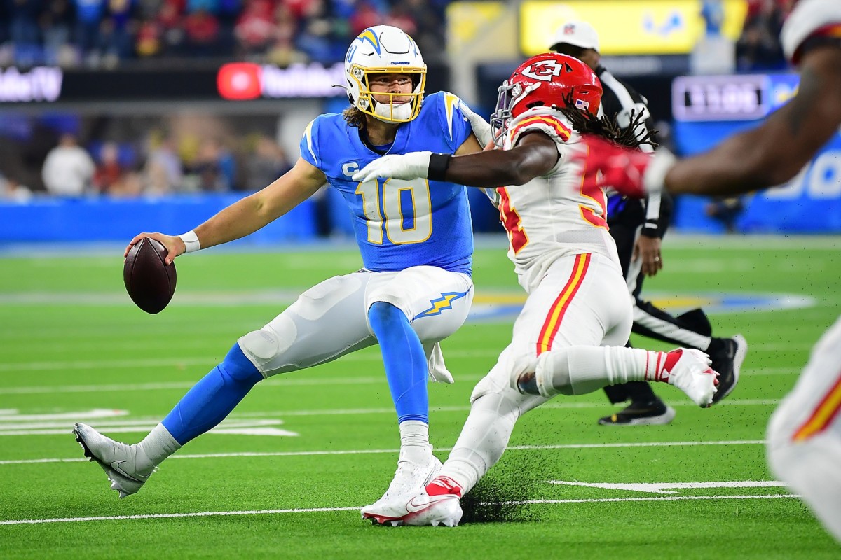 Four Takeaways From the KC Chiefs' 34-28 Win Over the Los Angeles Chargers  - Sports Illustrated Kansas City Chiefs News, Analysis and More
