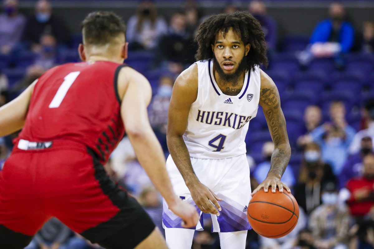 PJ Fuller gets ready to drive against Seattle U.