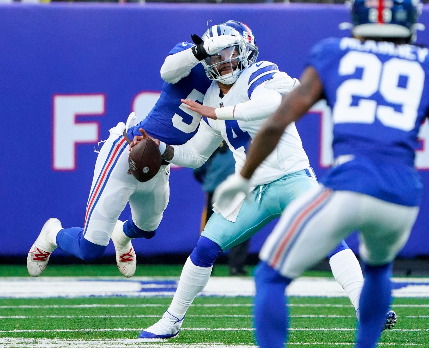 Cowboys Hand the Giants Another Loss - The New York Times