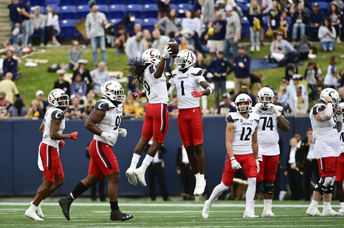 Ahmad Gardner helps keep No. 5 Cincinnati in College Football