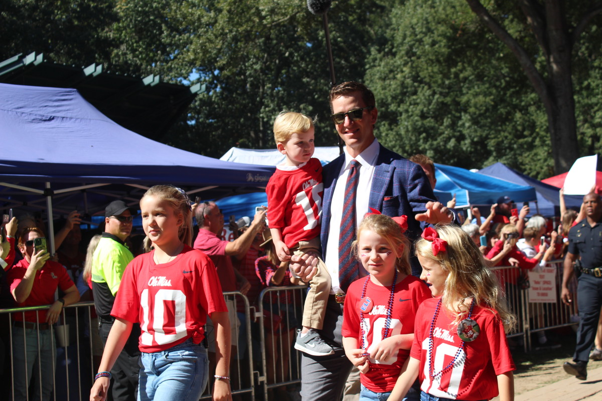 Eli Manning and kids