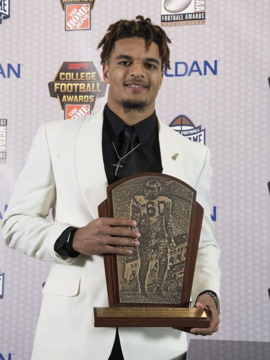 Minkah Fitzpatrick wins the 2017 Bednarik Award