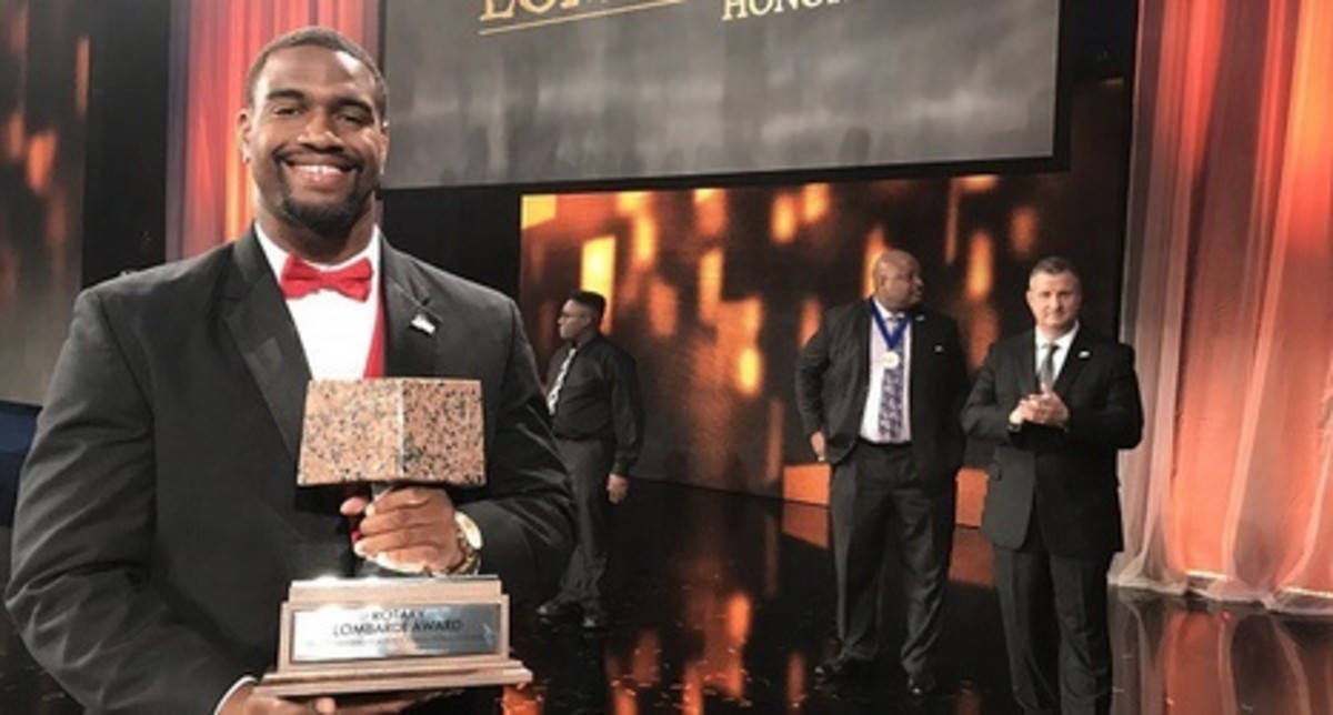 Jonathan Allen wins the 2016 Lombardi Award