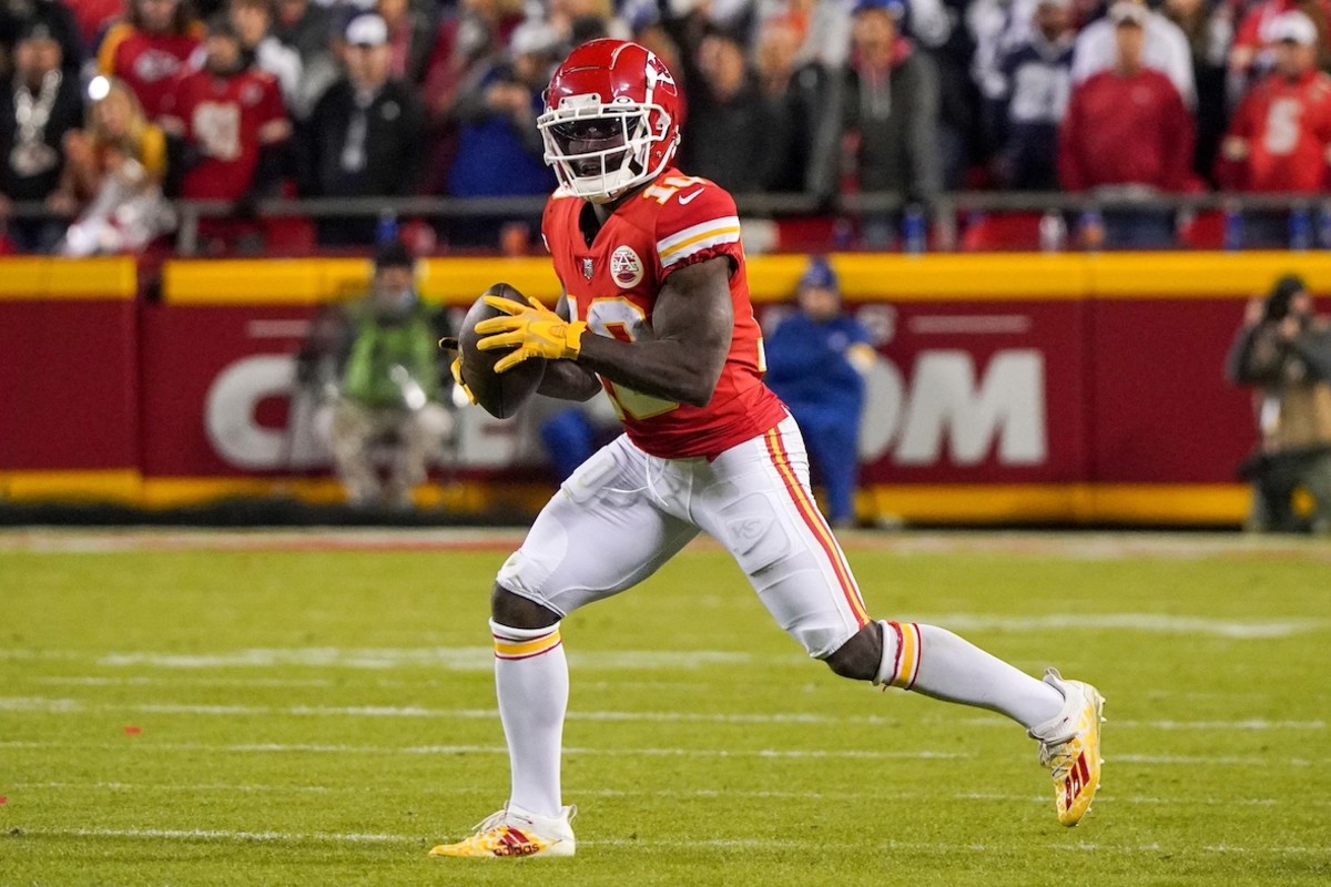 Kansas City Chiefs WR Tyreek Hills Returns From COVID-19 List in Time ...