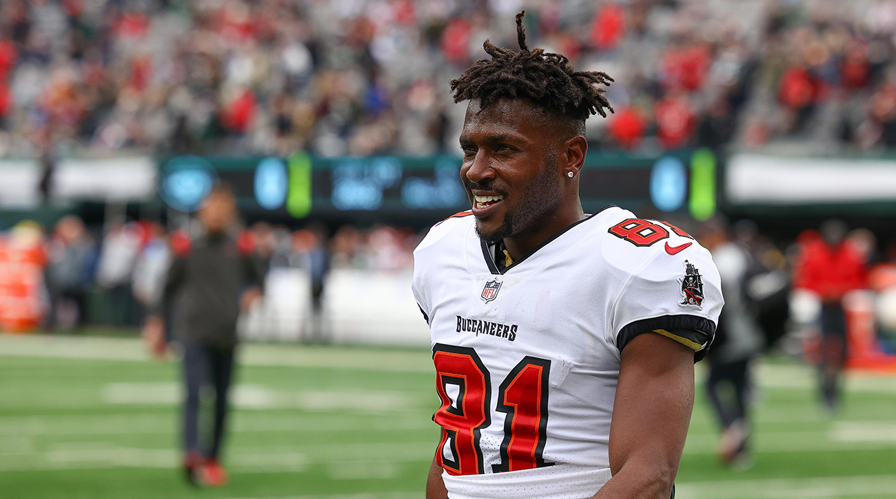 Antonio Brown Reportedly Benched for Bengals Game After Refusing