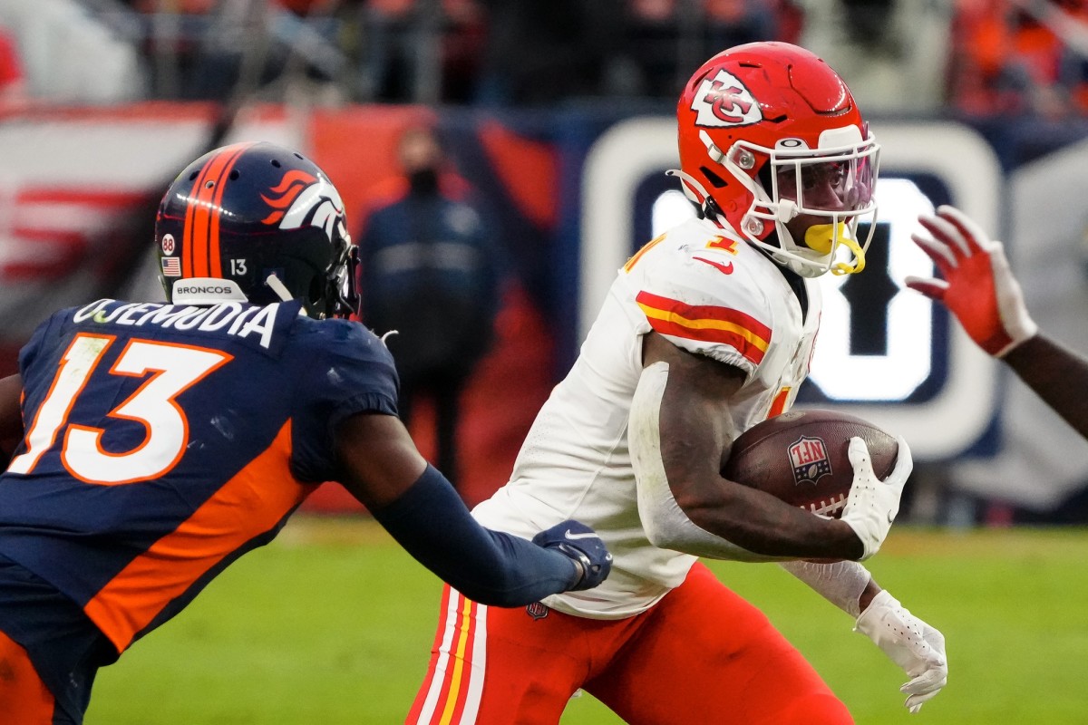 DENVER, CO - NOVEMBER 14: Denver Broncos running back Javonte Williams (33)  rushes during a game between the Denver Broncos and the Philadelphia Eagles  at Empower Field at Mile High on November