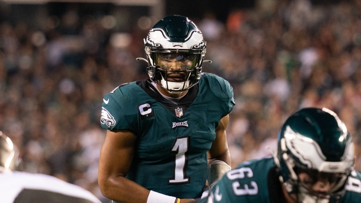 Philadelphia Eagles vs. Tampa Bay Buccaneers Winner Determined by Mike  Evans' Play? - Sports Illustrated Philadelphia Eagles News, Analysis and  More