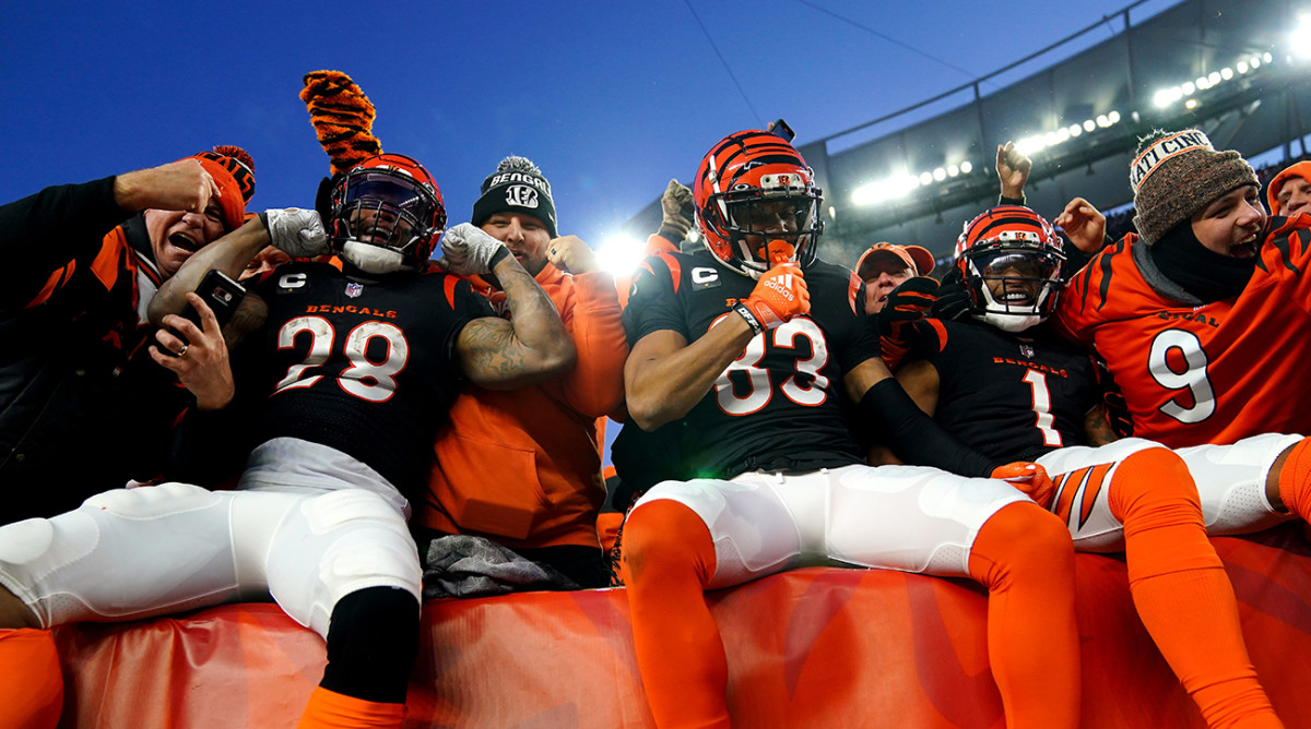 Bengals win first playoff game in 31 years after Derek Carr interception -  Sports Illustrated