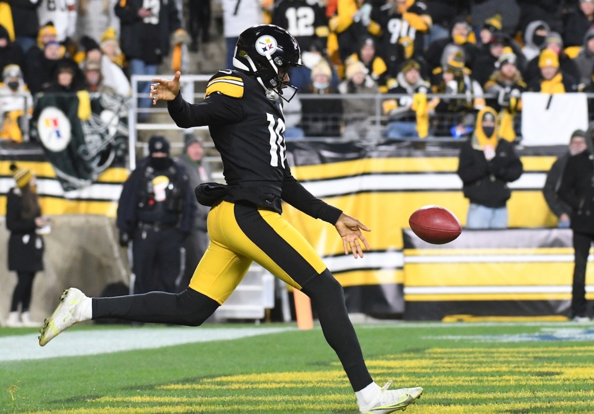 Pittsburgh Steelers Release Punter Corliss Waitman Sports Illustrated