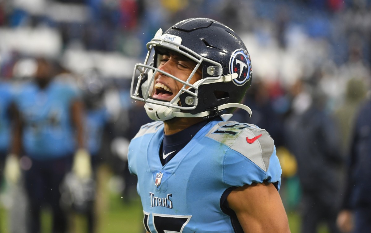 Former Indiana Hoosiers Wide Receiver Nick Westbrook-Ikhine Scores His  First NFL Touchdown for the Tennessee Titans - Sports Illustrated Indiana  Hoosiers News, Analysis and More