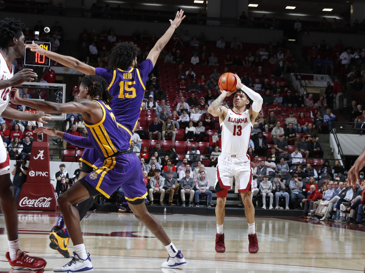 Jahvon Quinerly vs LSU