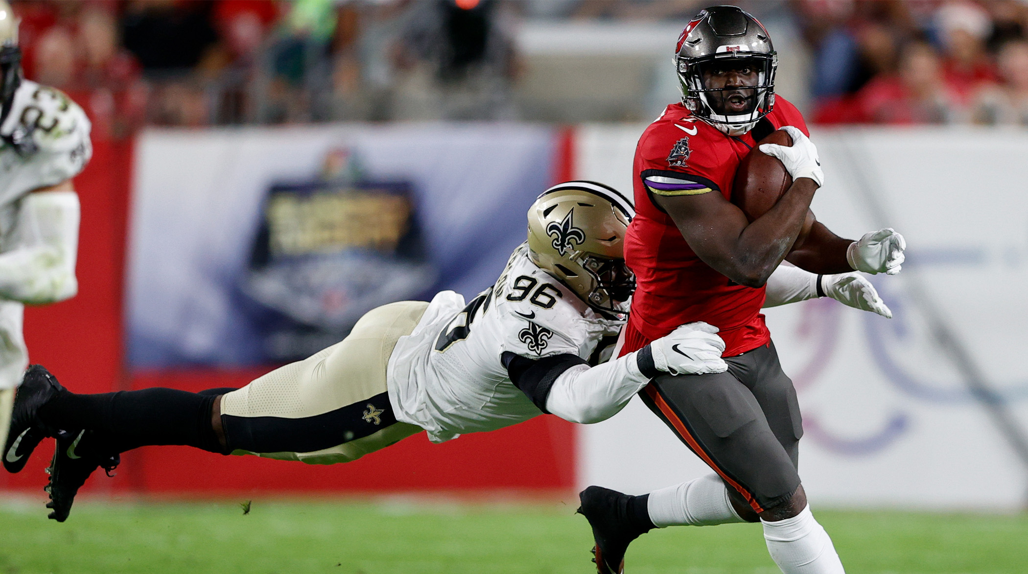 Leonard Fournette Tampa Bay Buccaneers run Super Bowl 2021 Images