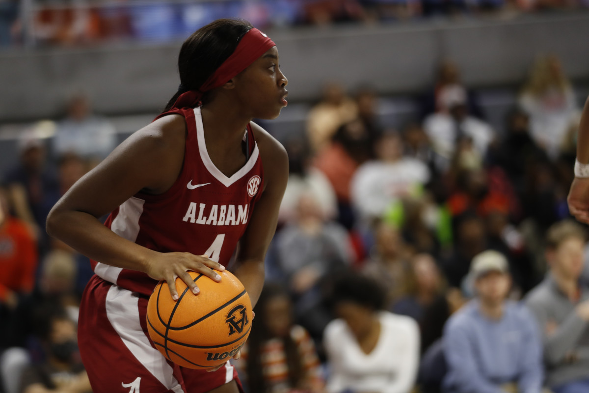 012322_WBB_SuttonTa_Auburn_SL01364