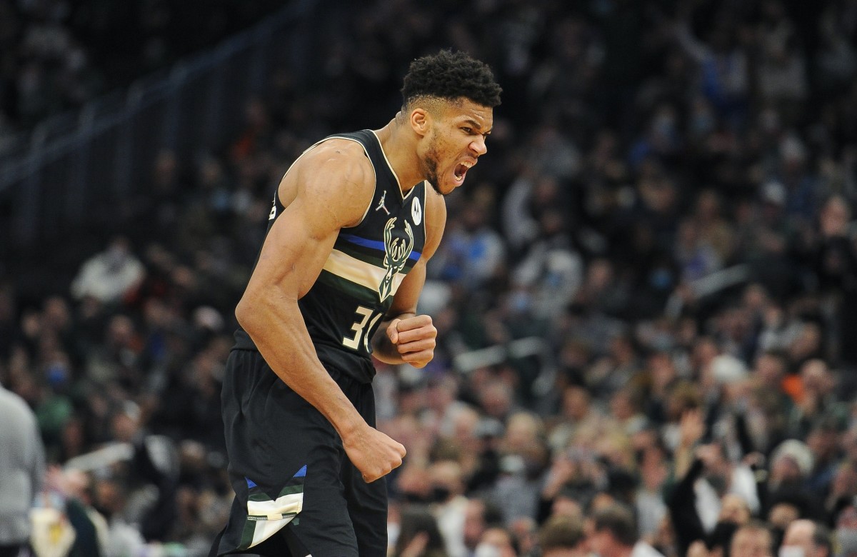 Here S What Giannis Antetokounmpo Tweeted After The Bucks Beat The Knicks Fastbreak On Fannation