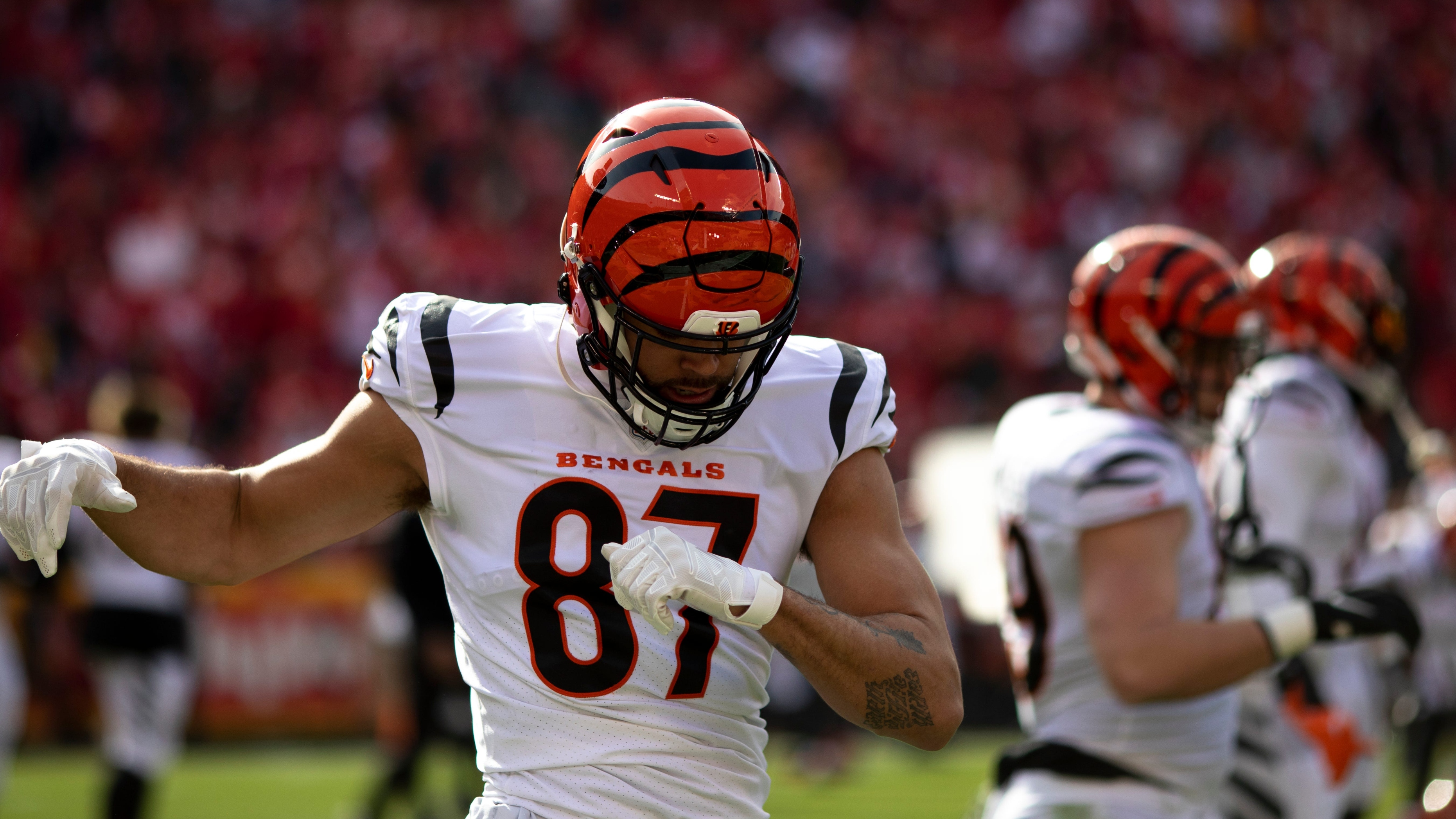 Bengals lose Uzomah in first quarter of AFC title game