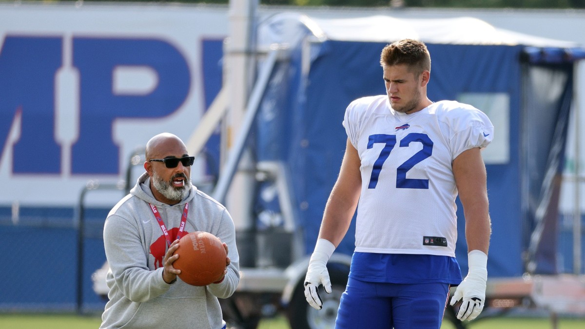 Buffalo Bills OL coach Bobby Johnson leaving for Giants 