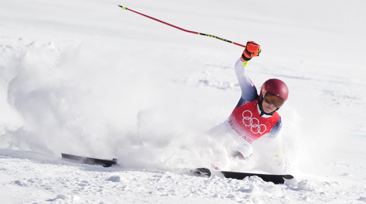 Mikaela Shiffrin (USA) falls and misses a gate during the womens giant slalom during the Beijing 2022 Olympic Winter Games at Yanqing Alpine Skiing Centre.