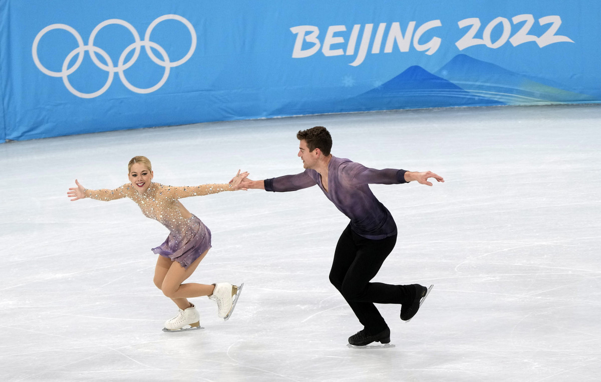 Knierim and Frazier in the pairs free skate.