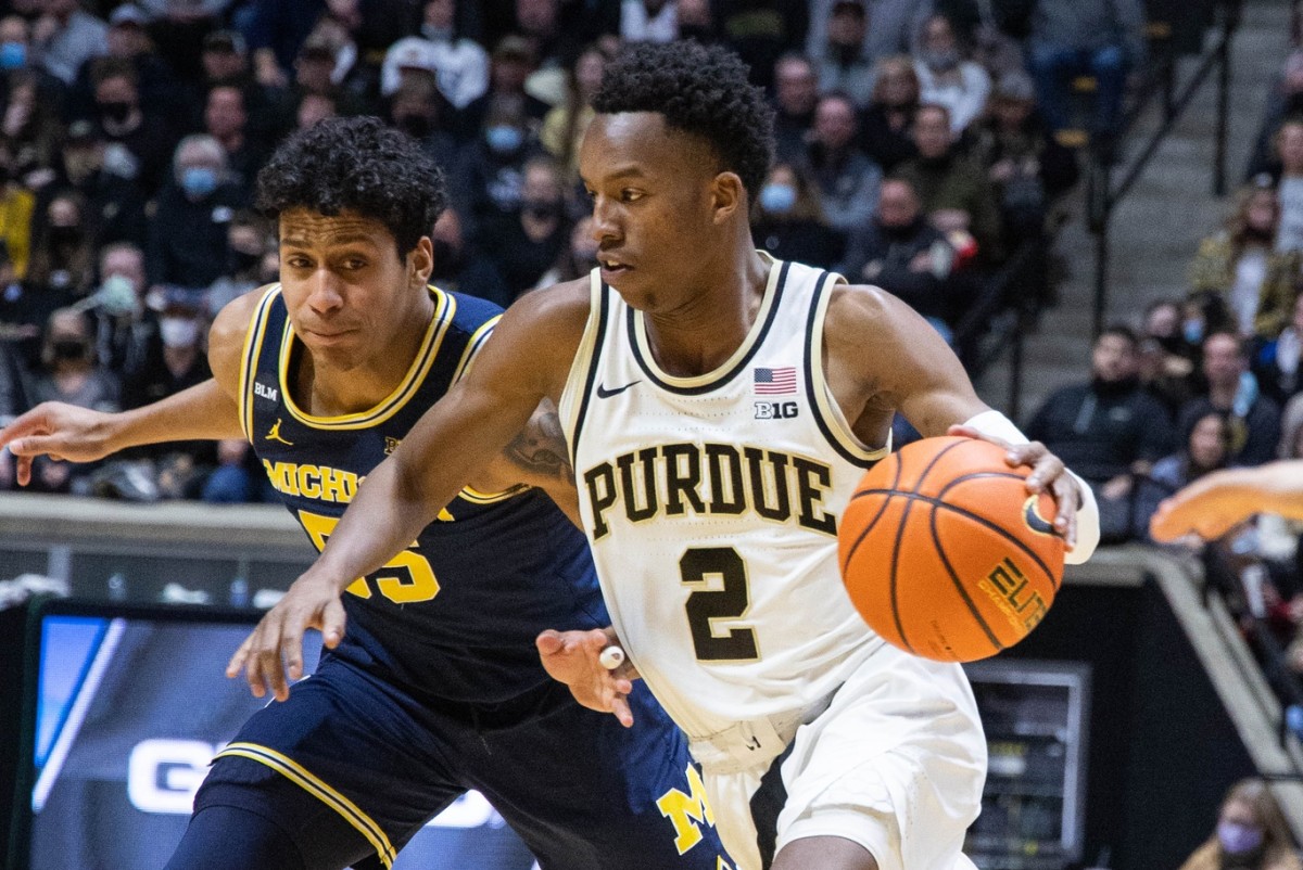 Purdue Moves to No. 3 in Latest AP College Basketball Top 25 Poll ...